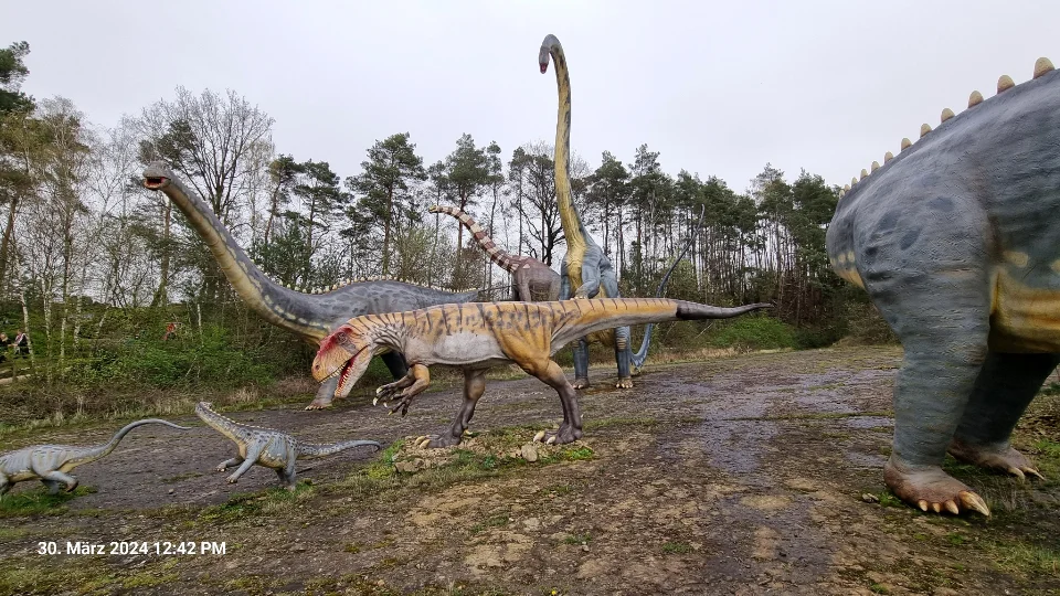 Ein Seismosaurusbild vom Kopf, dass in den Himmel ragt.