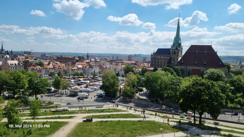 Domplatz von Erfurt vom Petersberg aufgenommen